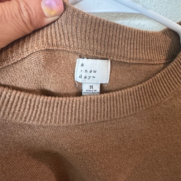 a new day camel crewneck sweater - Picture 3 of 3